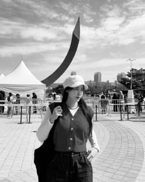 Jeong Seo-ha Instagram - 봄이다🌸 
벚꽃예고전🌱