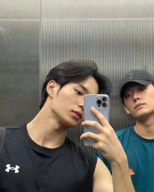 Jeong Taek-hyeon Instagram - Zip