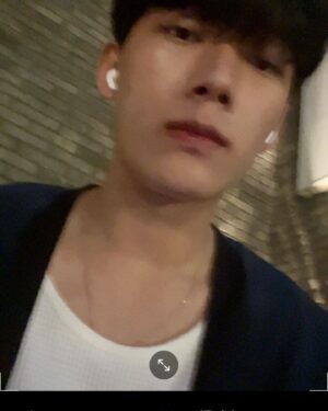 Jeong Taek-hyeon Instagram - Zip
