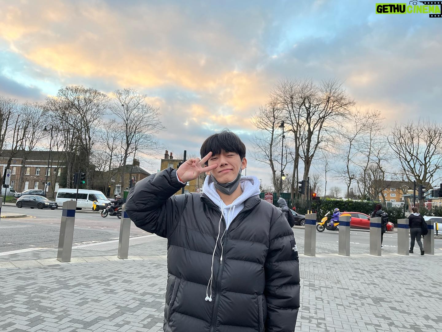 Jeong Taek-hyeon - 43.6K Likes - 고기 사줄 사람