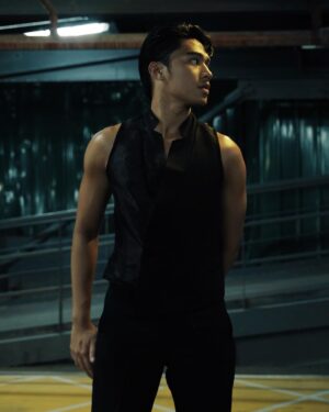 Jeremiah Lisbo Instagram - Rock Your Body 

#starmagichotsummer2023 
Grooming @aronguevara_ 
Hair @chinomaniquiz 
Stylist @mrdavidmilan 
Designer @ziggysavella 
📸 @luisruizzzz