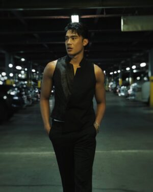 Jeremiah Lisbo Instagram - Rock Your Body 

#starmagichotsummer2023 
Grooming @aronguevara_ 
Hair @chinomaniquiz 
Stylist @mrdavidmilan 
Designer @ziggysavella 
📸 @luisruizzzz