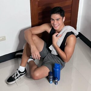 Jeremiah Lisbo Instagram - It’s almost summer time, init at pawis! But I’m still confident to keep moving and stay active because of @niveamen_ph Cool Kick! 

#NIVEAMENCoolKick has a -10C Icy Cool feeling that helps me beat the heat even during an intense workout. Best of all, it has a 48H sweat and odor protection that would always leave me confident to #GetInTheCoolZone with its Cool Active fresh scent.

Buy now in Watsons, Robinsons, and other drugstores and supermarkets nationwide!