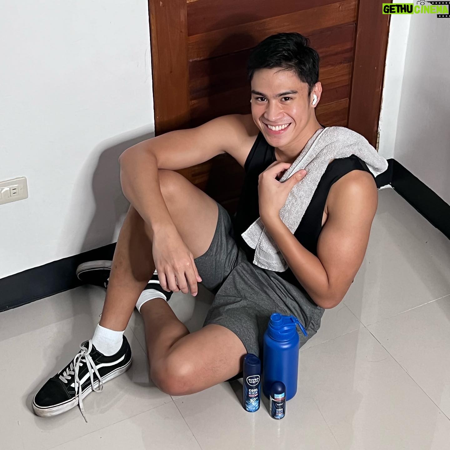 Jeremiah Lisbo - 36.3K Likes - It’s almost summer time, init at pawis! But I’m still confident to keep moving and stay active because of @niveamen_ph Cool Kick!
#NIVEAMENCoolKick has a -10C Icy Cool feeling that helps me beat the heat even during an intense workout. Best of all, it has a 48H sweat and odor protection that would always leave me confident to #GetInTheCoolZone with its Cool Active fresh scent.
Buy now in Watsons, Robinsons, and other drugstores and supermarkets nationwide!