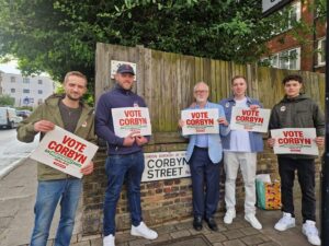 Jeremy Corbyn Instagram - Proud to be out campaigning with my three boys and my grandson on Fathers’ Day!