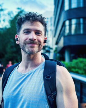 Jeremy Crittenden Instagram - Walking the vibe line. 
.
.
.
.
#gay #newyork #highline #vibe #lgbtq🌈 #metime #focusonthegood #selfportraits