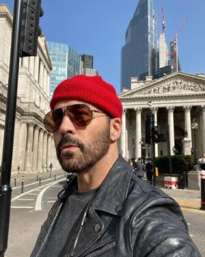 Jeremy Piven Instagram - “You look lost “  Is what I hear the most as I wander the streets of London… They are not wrong, always hard to leave
