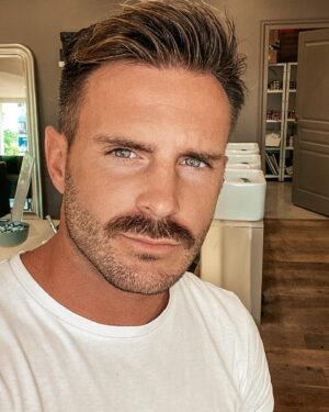 Jérémy Samat Instagram - Une ptite moustache pour changer🥸
J’attends vos avis !!!! 😎