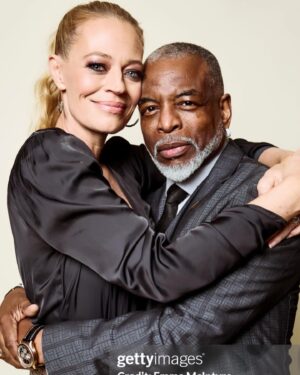 Jeri Ryan Instagram - It was an honor to be part of last night’s @peabodyawards with so many of my Trek family. ❤️🖖🏼
Star Trek was presented with the Institutional Award!