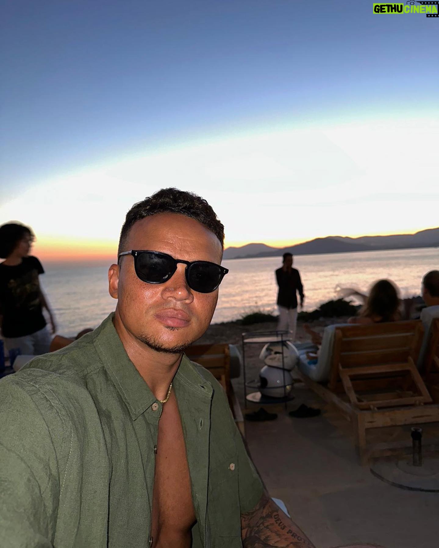 Jermaine Jenas - 2.7K Likes - Gratitude… summer 23 🙏🏽☀️❤️
