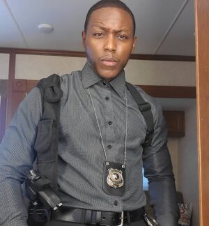 Jermel Howard Instagram - 🎬Im 95% work 5%play and when you just work on being better at ya craft, everything else will speak for itself.
Keep fighting for it.. and keep your integrity intact. 
I'm On set Bid For love with  some cool crew, director and producers. In life you have to be good people before u can do good business.

#lightscameraaction #jermelhoward #actorslife #bidforlove #texas #filming #moviedetective #movie 
#letyalightshineking think I'm ready unc @icet