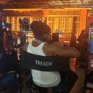 Jermel Howard Instagram - How do you you think i did in the SALT-N-PEPA biopic, playing the character Treach of the iconic Naughty by Nature group? Let me know...

#steelsharpenssteel
 #jermelhoward #actor #saltnpepamovie #saltnpeppa #jermelhowardtreach
#castingby 

New music coming soon!
Follow @melhowardmusic for update