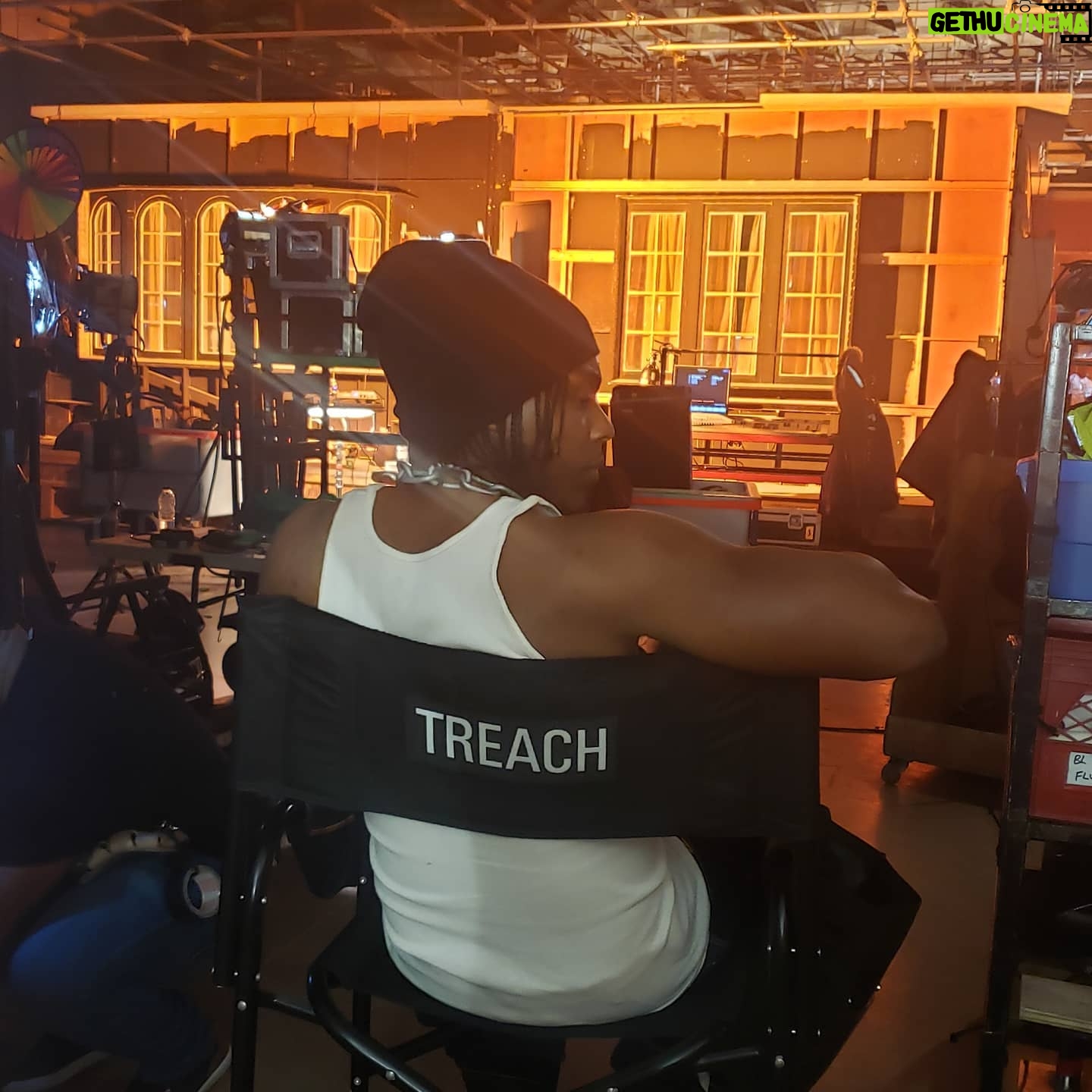 Jermel Howard - 0.9K Likes - How do you you think i did in the SALT-N-PEPA biopic, playing the character Treach of the iconic Naughty by Nature group? Let me know...
#steelsharpenssteel
#jermelhoward #actor #saltnpepamovie #saltnpeppa #jermelhowardtreach
#castingby
New music coming soon!
Follow @melhowardmusic for update