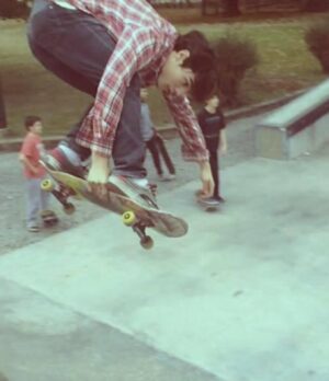 Jerónimo Bosia Instagram - Gracias @dcshoes_argentina  por seguir apoyando mi pasión por la patineta que viene since my adolescencia 🙆‍♂️😅🛹