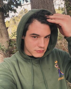 Jerónimo Bosia Instagram - El frío es mejor que el calor y el invierno mejor que el verano,  y la soledad mejor que la mala compañía 

Pero no estás listo para tener esta conversación 🙂‍↔️🙂‍↕️🙂‍↔️🙂‍↕️