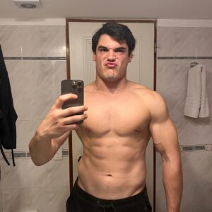 Jerónimo Bosia Instagram - YO DESPUÉS DE UNA SEMANA A PURO CIERVO,JABALÍ, CORDERO  QUE CAZE CON MIS PROPIAS MANOS (Y SÁNDWICHES)