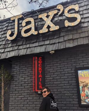 Jerry O'Connell Instagram - REVIEW OF @jaxstudiocity :

Went for brunch today with my parents.  We sat down in a very inviting booth.  My dad is the number one guy in our group.  The decor is gorgeous yet sleek.  It just works... Like mustaches on worms.  The menu is expanse, warm and comforting.  I opted for the Eggplant Parm (DELICIOUS and great portion). Incredible appetizer choices, if you are going to share.  Everything from clams to artichoke to cheese balls because I am a ride-or-f'ing-die for those cheese balls.  My mom got the pasta but it's not just about that.  The food is so savory, everytime my mom took a bite my mom would say: 'Yup.  Yup.' Finally I was like: 'Mom, shut up with your yups!' The drinks come fast and with a big smile.  My mom wasn't sure what she did to us but she took a Pinot Grigio.  I had a soda and it was never empty.  GREAT SERVICE.  I was in awe of JAX'S.  I was like a Bambi-Eyed-Bitch.  A few @bravotv stars were there and being very kind and cool with the patrons.  i'm talking big stars, not bootleg Kardashians.  @jaxstudiocity is a must visit.  We will be back.  Well done @mrjaxtaylor