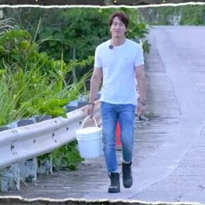Jerry Yan Instagram - Gong Xi Fai Cha to everyone andyour families！金牛賀歲🧧🧨✨納福來！一起親眼見證歷史性的料理過程！
不瞞各位，世界上第一份言式炒飯真的⋯
還不賴！（不能爆”料”太多，明晚就知道🍻✨）

Jerry哥：謝謝玖壹壹的邀請，讓我們感受的正面價值這麼大！
🙏很感動、也很感謝策劃了這樣有意義的節目！

2/12 🎉正月初一 17：00請期待🐄🐂🐃
【#極島冒險_溜浪玖壹壹】
friDay影音
👉https://video.friday.tw/
friDay App 獨家多視角畫面
👉https://bit.ly/friAPP
#言承旭 #jerryyanofficial #chinesenewyear
#言式炒飯
（🐰編）