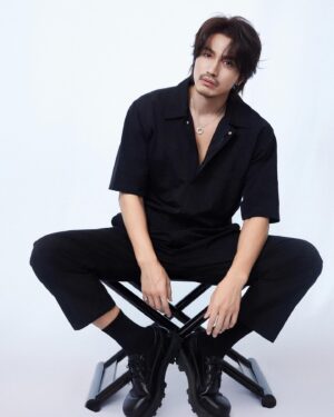 Jerry Yan Instagram - Hello 2024🌹✨ #jerryyan #happynewyear