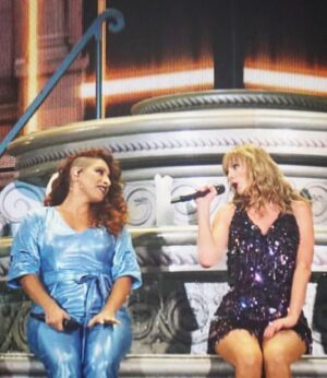 Jeslyn Gorman Instagram - “I don’t know about you! ..but she’s feeling 32!” @taylorswift 🎈

The amount of love, loyalty, and admiration I have for this woman knows no bounds. She’s the one who welcomes you into her home, cooks you the yummiest dinner, offers you freshly baked cookies, and is always eager to hear stories about your life, love, and family. She will literally give you the clothes off her back, if it brought a smile to your face. She cares about her people, and I’m just so grateful to be one of them.

T - It’s your day! 🎉 I stay dreaming about the moment we’re all together again, celebrating your day properly. But until then, know that I’m thinking of you, singing Happy Birthday at the top of my lungs as you blow out the candles to your very elaborate, creepily accurate depictions of Olivia, Meredith, and Benjamin on your birthday cake. Lol! Cheers to 32, my friend! May this year be the best one yet! Sending you so much love!
Xoxo 🤍😚