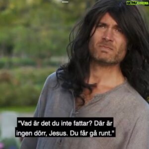 Jesper Rönndahl Instagram - Stylisterna bakom Jesper Rönndahl säger gott nytt år!
Edit: Idag förstår inte jag heller riktigt skämtet med sista bilden men jag har nåt minne av att det fnissades gott igår och det var ju ändå en annan tid då