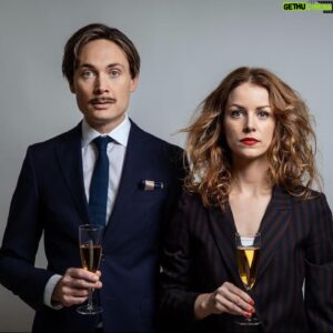 Jesper Rönndahl Instagram - Stylisterna bakom Jesper Rönndahl säger gott nytt år!
Edit: Idag förstår inte jag heller riktigt skämtet med sista bilden men jag har nåt minne av att det fnissades gott igår och det var ju ändå en annan tid då