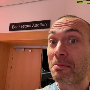 Jesper Rönndahl Instagram - Har man tänkt på det en gång finns det ingen väg tillbaka. Julklappstips: Standup med mig! Biljettlänk i bio!
4/12 Uppsala - ENSTAKA KVAR
10/12 Karlstad - ENSTAKA KVAR
14/12 Stockholm 17.30 & 20.00 - FLER BILJETTER SLÄPPTA
15/12 Stockholm 17.30 & 20.00 - FLER BILJETTER SLÄPPTA
17/12 Växjö - SLUTSÅLD

2022
7/1 Linköping - SLUTSÅLD
12/1 Stockholm - NY! JULKLAPPSTIPS
13/1 Stockholm - NY! JULKLAPPSTIPS
15/1 Göteborg 16.30 - SLUTSÅLD
15/1 Göteborg 19.30 - SLUTSÅLD
21/1 Malmö Live - FÅTAL KVAR
22/1 Halmstad - EXTRAFÖRESTÄLLNING!
22/1 Halmstad - SLUTSÅLD
4/2 Örebro - JULKLAPPSTIPS!
19/2 Jönköping - FÅTAL! JULKLAPPSTIPS!
11/3 Östersund - NY! TURNÉAVSLUTNING! TJO!
Länk i bio!