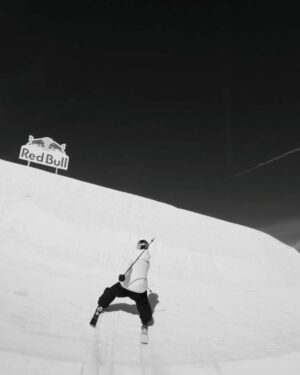 Jesper Tjäder Instagram - Thanks again @redbullsnow for a fun week in Saas-Fee 🙏
🎥: @marinho_ramon_meyer 
@gopro Hero12 Black