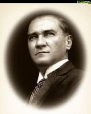 Jess Molho Instagram - Sevgi, saygı, minnet ve rahmetle….#atatürk #10kasım #10kasımatatürküanmagünü #mustafakemalatatürk #uluönder