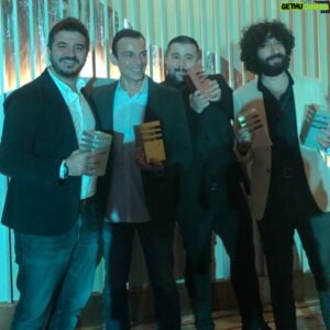 Jess Molho Instagram - Sağlam ödül aldık beeeee @fastpayapp 👏👏👏 @mma_turkey