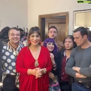 Jess Molho Instagram - @senmakastiyatro turnede...gelin katili birlikte bulalım...bekliyoruz... @tiyatrokare1992 @melekbaykalofficial @bilents @ozguryetkinoglu @cemmguler @mgkckylmzlr @nedimsaban @volsev