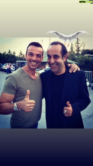Jess Molho Instagram - Büyük müzisyen, büyük oyuncu, büyük enerji, büyük adamdı🙏 #özkanuğur