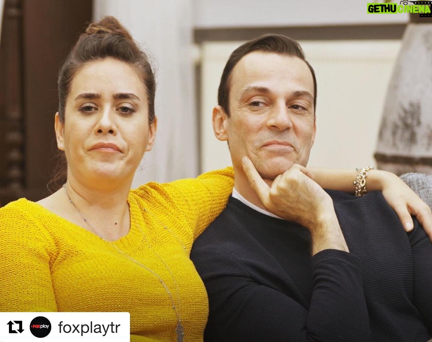 Jess Molho - 853 Likes - #Repost @foxplaytr with @get_repost
・・・
Bakışlar bazen çok şey anlatır, değil mi? 😄 #GORBİ'nin final bölümüne son 2 saat! #FOXplay @gorbidizi
Yayınlanan tüm bölümleri FOX & FOXplay uygulamasından veya foxplay.com.tr üzerinden izleyebilirsiniz.
#FOXplayTR