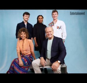 Jess Salgueiro Instagram - Shoot with @entertainmentweekly @scadtvfest where Kelsey won the Legend of Television Award and made us all cry. 
Unbelievably happy that we get to do this again. 
Truly some of the best humans I know. 
What a fukin’ blessing 🙏🏽

Hair @michaelduenas 
Makeup @kmannmakeup 

@frasier @paramountplus @paramountplusca
