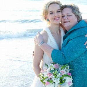 Jess Weixler Instagram - Happy Mother’s Day to this beauty!!! Thank you for all you’ve done. Moms are warriors ❤️💪 @donnaweixleremerick