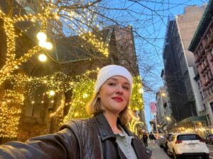 Jess Weixler Instagram - Visited NYC to see @jessicachastain in @adollshousebway and it was absolutely incredible. Completely raw and riveting. A side note to all my NY friends - I’m sorry I wasn’t there longer to visit all of you!!! I’ve missed you and it was so good to be back and get hit with the waves of memories from my 20s 🤌
