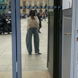 Jess Willis Instagram - Would never sit my Alaïa Teckel on the floor 🤍 Happy PFW from team @nymag @thecut 

Photo credit @ronbreezy