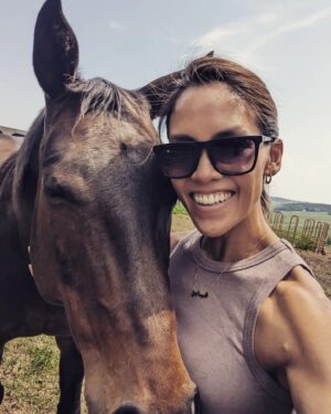 Jessalyn Wanlim Instagram - Fell in love with some beauties! Meet Harley, my new mare-friend❤️