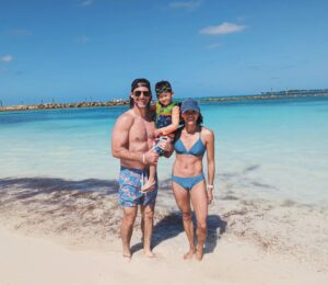 Jessalyn Wanlim Instagram - Spring break is bumpin' with some horny college kids but at least they take good pics for the fam🙃 
#springbreak
