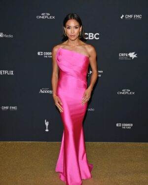Jessalyn Wanlim Instagram - Paying homage to Jenny's fave color 🩷
Thank you for having us @thecdnacademy
It was so fun having the band together again (dearly missing @danikindofficial and @sadieamunroe) 
Also my date is the most gorgeous 🥰 
Last slide is the real me😉

Photo cred: @georgepimentel1
Makeup: @truthartistry
Hair: @coriehairartistry
Dress: @theshowroomnashville

#workinmoms #cdnscreenawards
