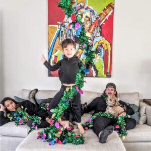 Jessalyn Wanlim Instagram - Happiest of holidays from our family to you💚❤️💚❤️