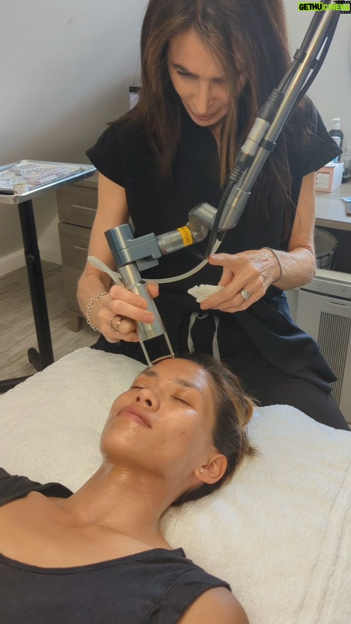 Jessalyn Wanlim - 97 Likes - Feeling youthful after this one! Thank you @toyosclinicaesthetics and @drmelissatoyos #mixtolaser #mixto