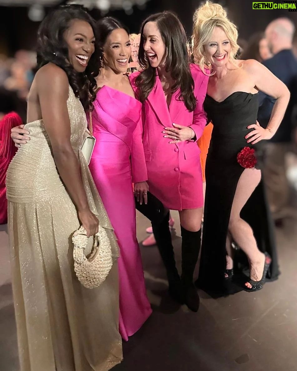 Jessalyn Wanlim - 3 Likes - Paying homage to Jenny's fave color š©·
Thank you for having us @thecdnacademy
It was so fun having the band together again (dearly missing @danikindofficial and @sadieamunroe)
Also my date is the most gorgeous š„°
Last slide is the real meš
Photo cred: @georgepimentel1
Makeup: @truthartistry
Hair: @coriehairartistry
Dress: @theshowroomnashville
#workinmoms #cdnscreenawards