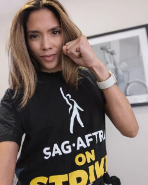 Jessalyn Wanlim Instagram - Picketing in spirit as we hopefully come to some favorable terms 🤜🤛 #SAGAFTRAstrike #sagaftrastrong #sagaftra