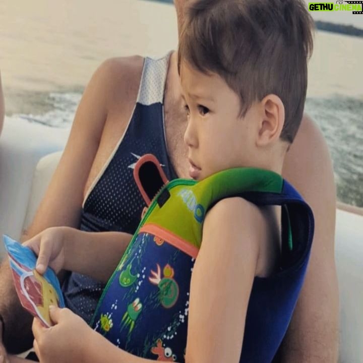 Jessalyn Wanlim - 3 Likes - Took some good friends to compel me to go on a boat! At least I didn't 🤮 😜. Grateful the fam had a good time🚤