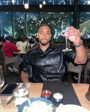 Jesse Bray Instagram - Good chicken 🍗🍗🍗

@NovaMEN by @FashionNova