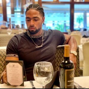 Jesse Bray Instagram - @postoakgrillofficial 

#explorepage #explore #postoakgrill #aquinaswine #cookin #in #thekitchen #goodeats