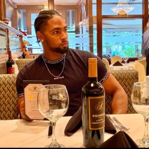 Jesse Bray Instagram - @postoakgrillofficial 

#explorepage #explore #postoakgrill #aquinaswine #cookin #in #thekitchen #goodeats
