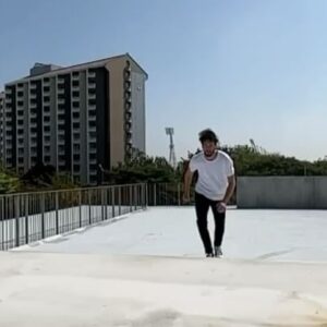 Jesse La Flair Instagram - This time last year I was in Bangkok #stuntdoubling @mustafafahad26 on a commercial directed by @timothykendall coordinated by @007director and strung between building by Rene Mousseux.