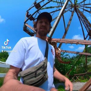 Jesse La Flair Instagram - After driving for a few hours back from Indianapolis I spotted this abandon rusty old Ferris wheel on the side of the road and had to go check it out. #urbex #doitforthegram
